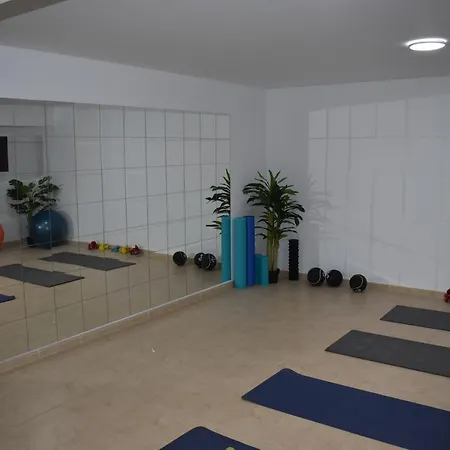 Casa Tilley Private Pool-gym-garden