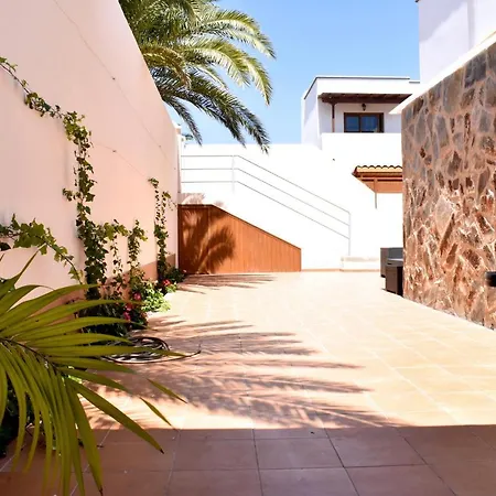 Casa Tilley Private Pool-gym-garden Teguise (Lanzarote)